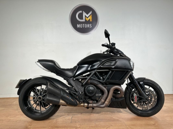 DUCATI Diavel Dark