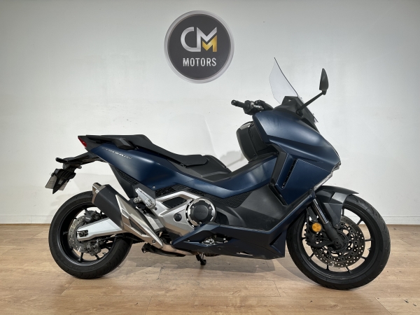 HONDA Forza 750