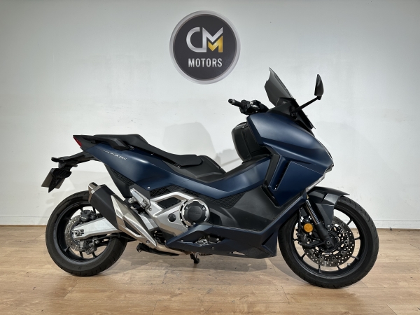 HONDA Forza 750