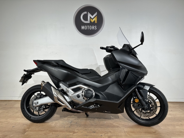 HONDA Forza 750
