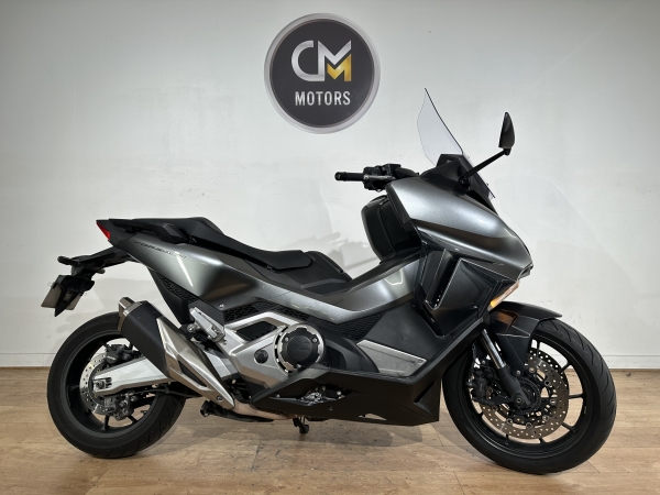 HONDA Forza 750