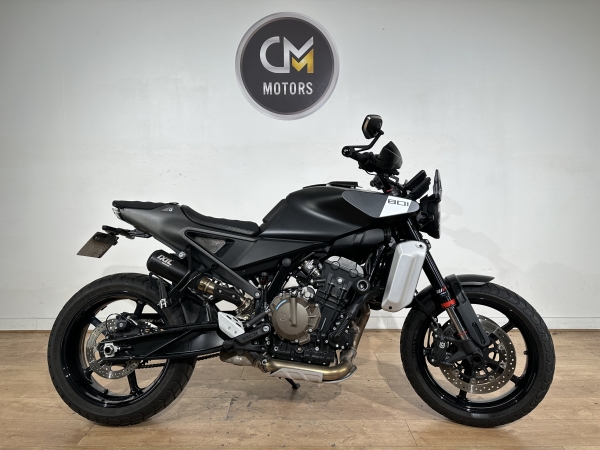 HUSQVARNA Svartpilen 801